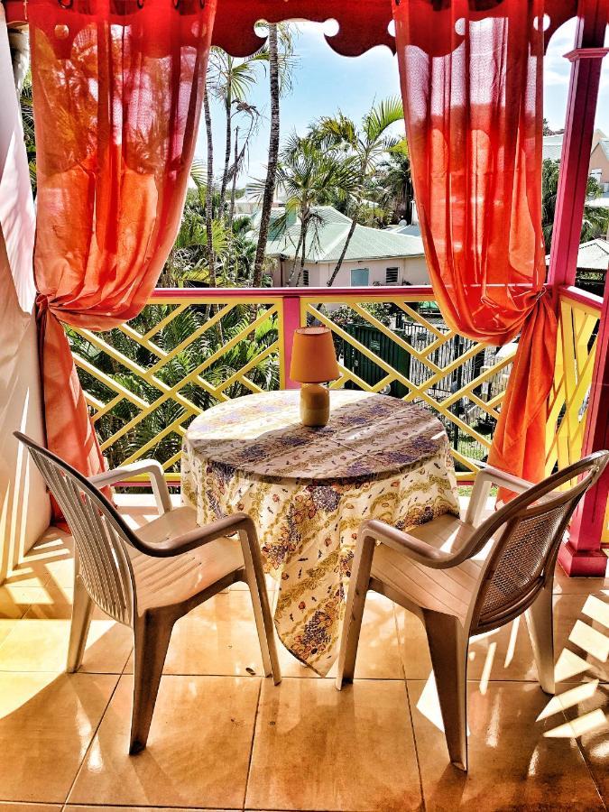 Appartement Duplex Climatise Avec Wi-Fi - Plage Pointe Marin A Pieds, Recemment Renove Sainte-Anne Exterior foto