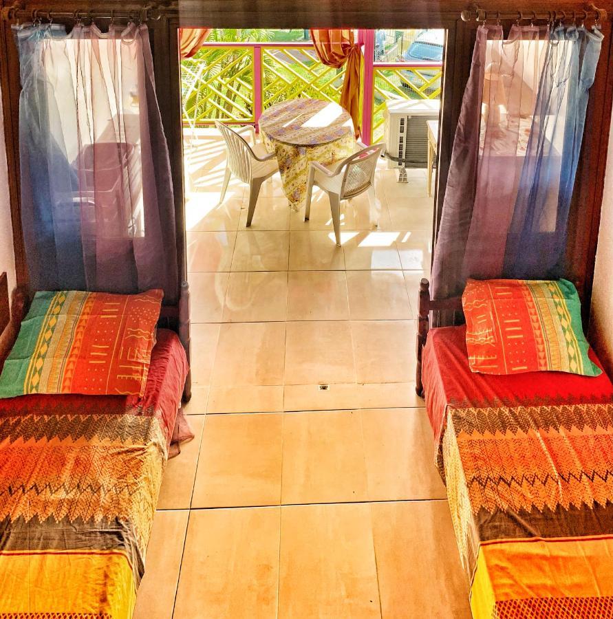 Appartement Duplex Climatise Avec Wi-Fi - Plage Pointe Marin A Pieds, Recemment Renove Sainte-Anne Exterior foto